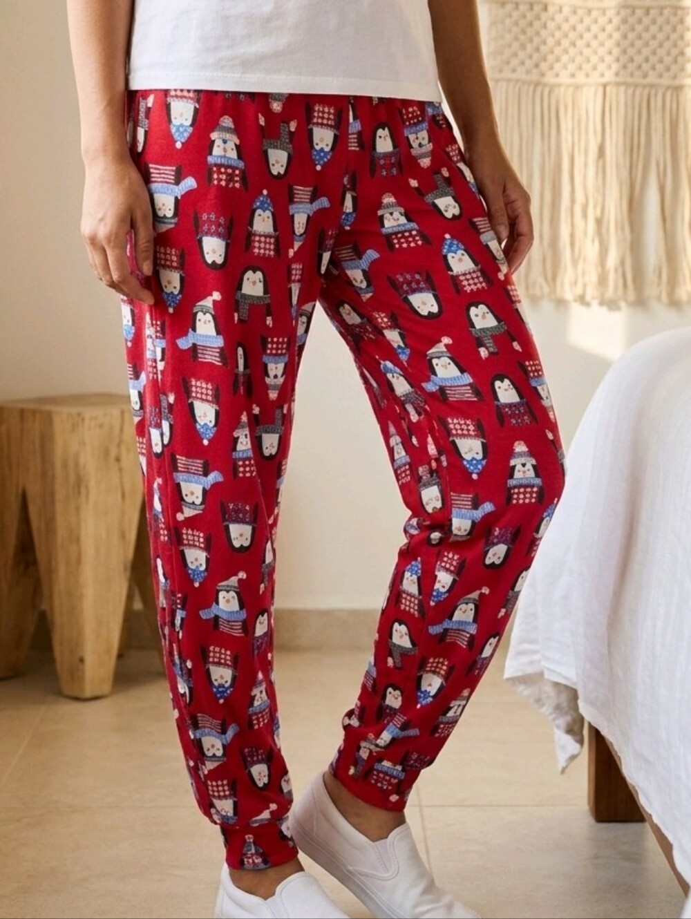 Penguin Pajama Pants Women’s M Red Winter Jogger PJs Soft Cozy Holiday Après Ski